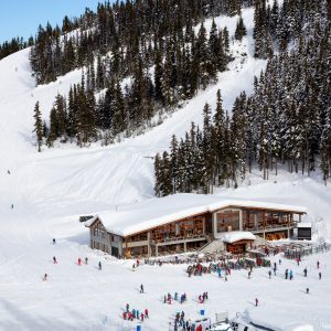 Ski Resorts Nightlife: A Guide to Après-Ski Adventures